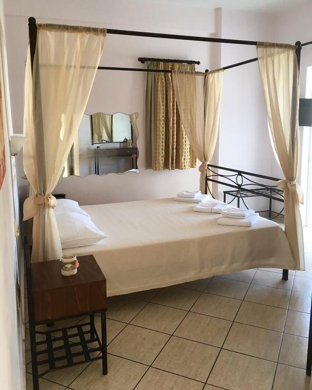 Panorama Elafonisos Hotel Екстериор снимка